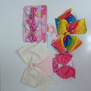 3/$25  Set of hair accessories
